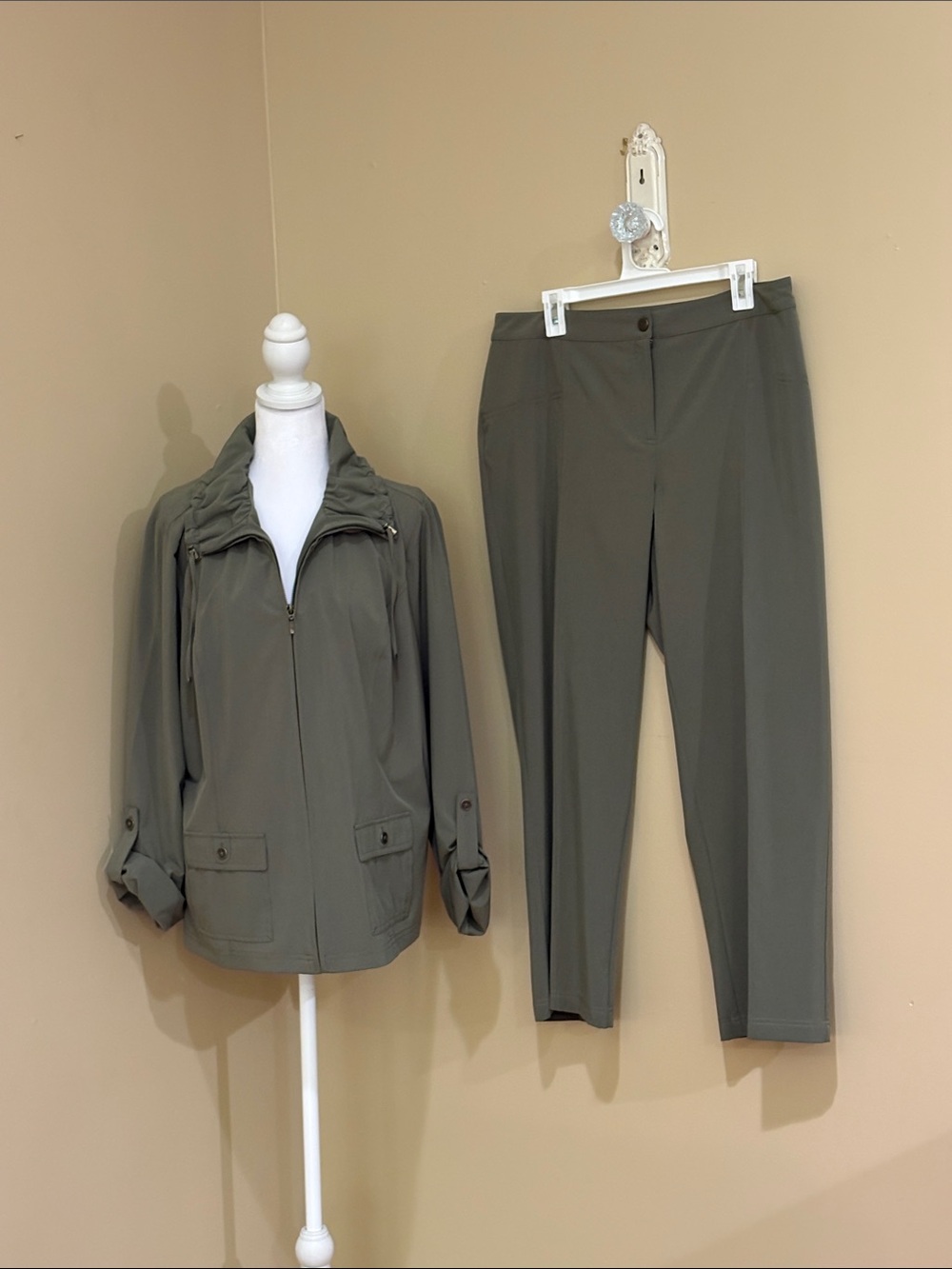 Chico’s petite Olive green windbreaker set weekend set